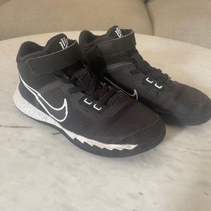 Excellent Condition Nike Kyrie Irving Boys Shoes
